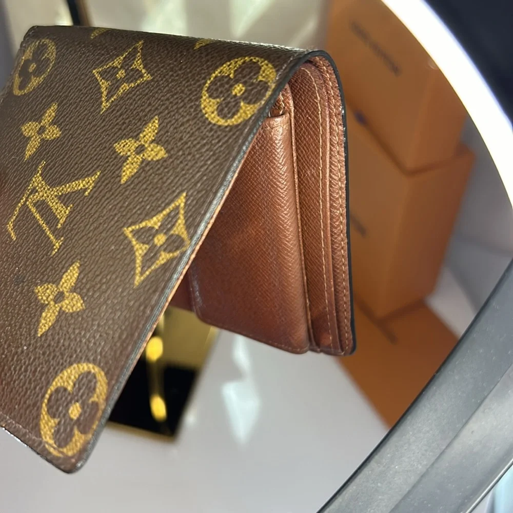 Louis Vuitton LOUIS VUITTON Monogram - Picture 14 of 16
